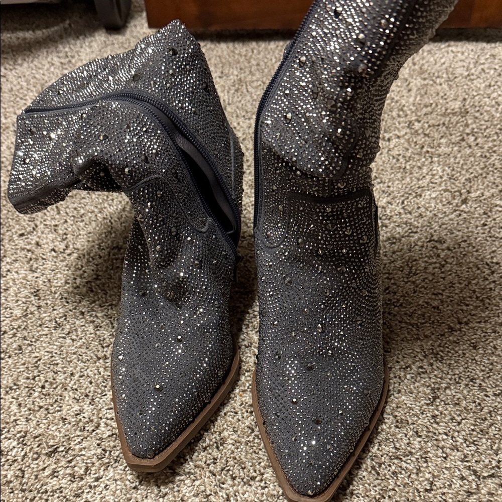 Buckle Sparkling Gray Heeled Boots